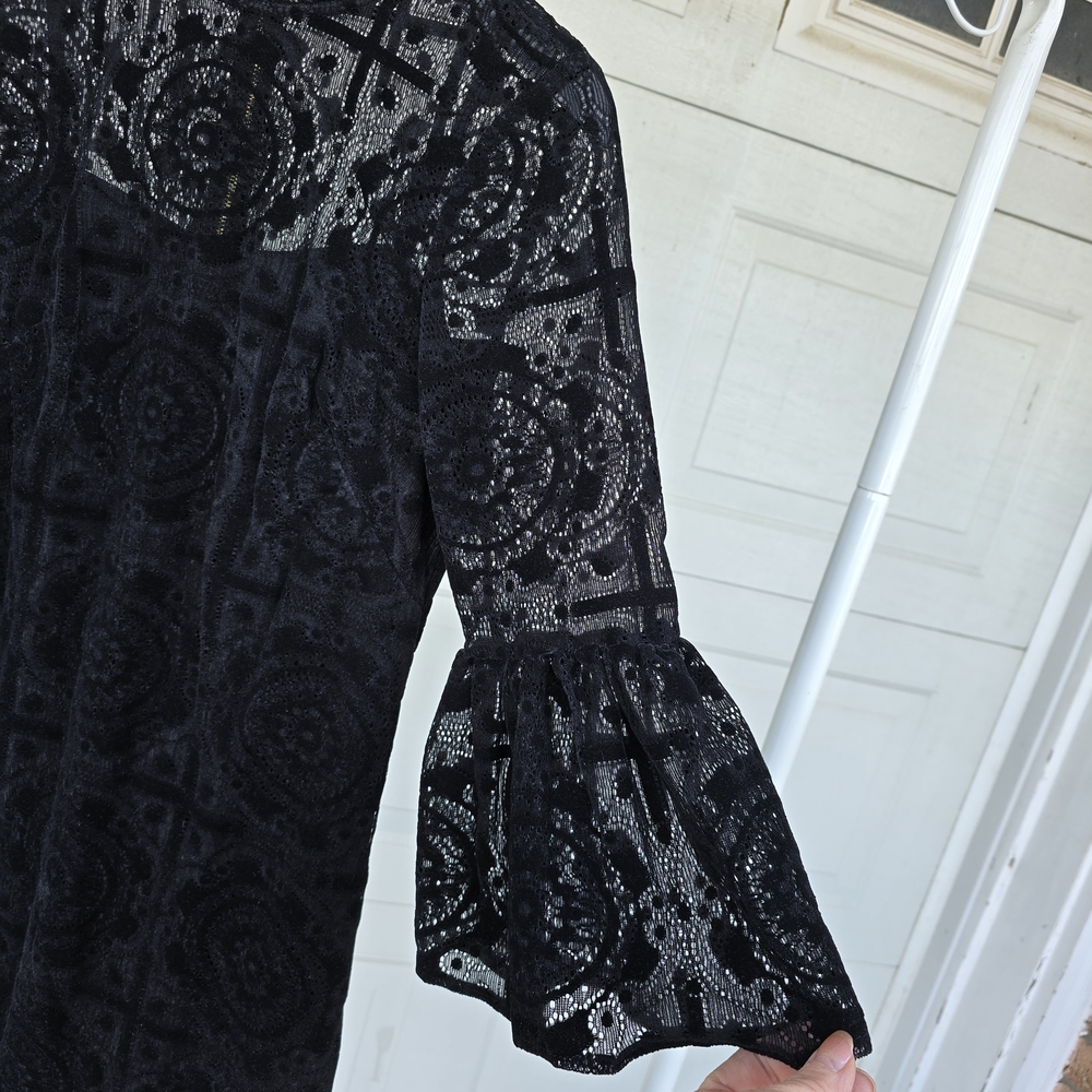 Size 6- 8 Calvin Klein Burnout Velvet Lace Bell-Sleeve Dress. See Measurements - Picture 5 of 12